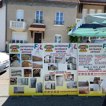 Le Chateau Bed & Breakfast *
